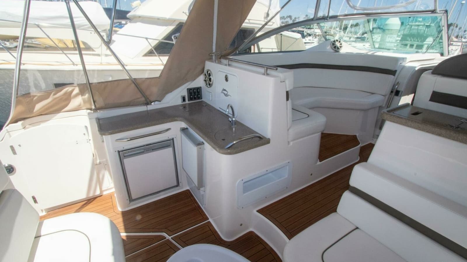 2008 Rinker 40 Express Cruiser
