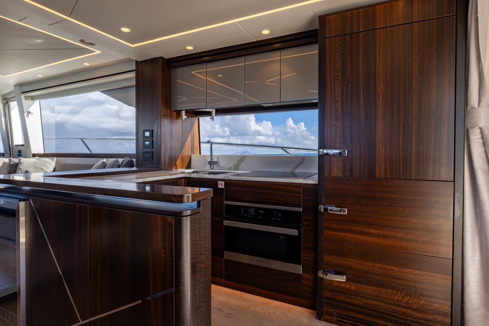 2022 Sunseeker Manhattan 68