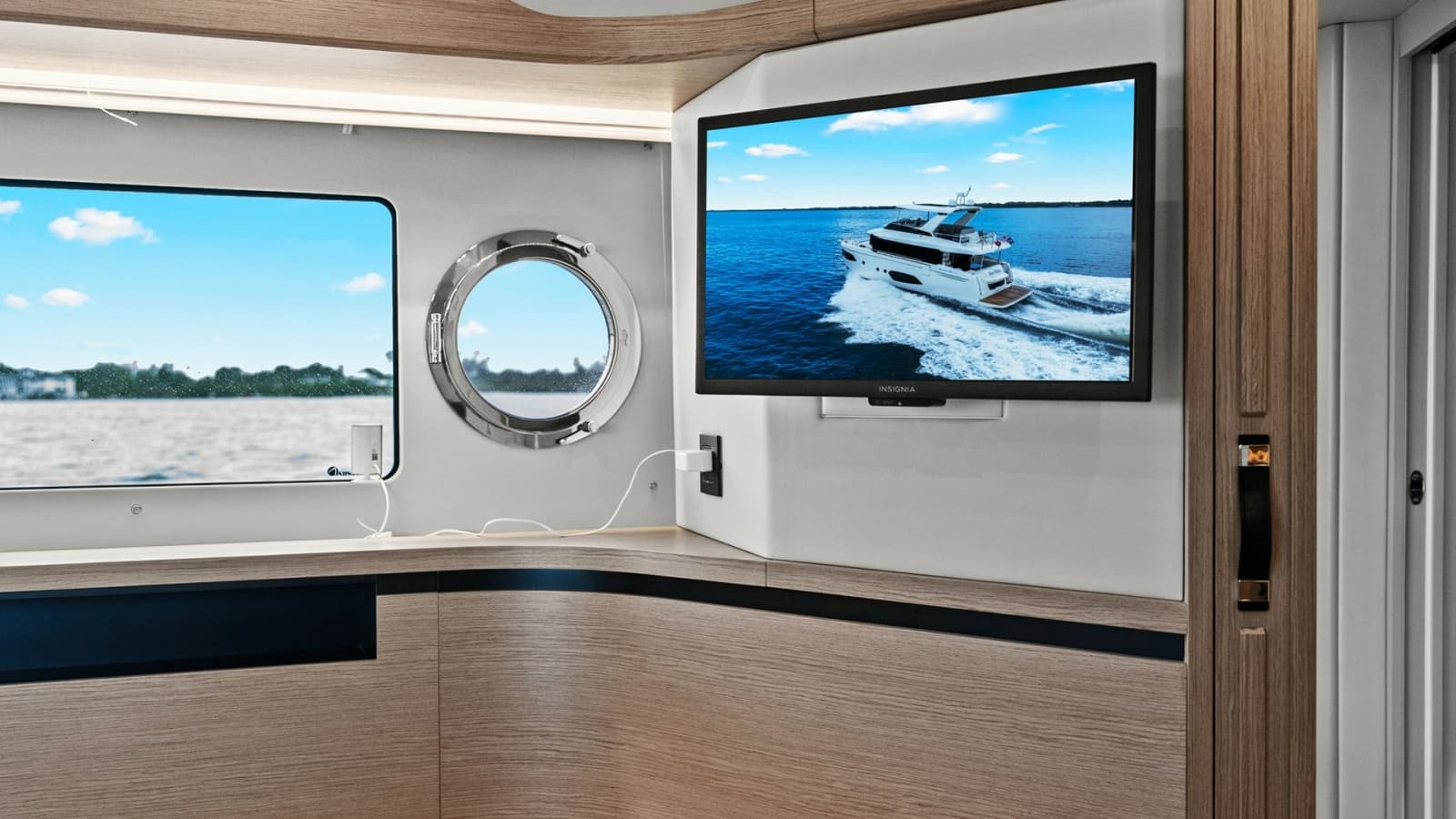 Guest Cabin with Port View