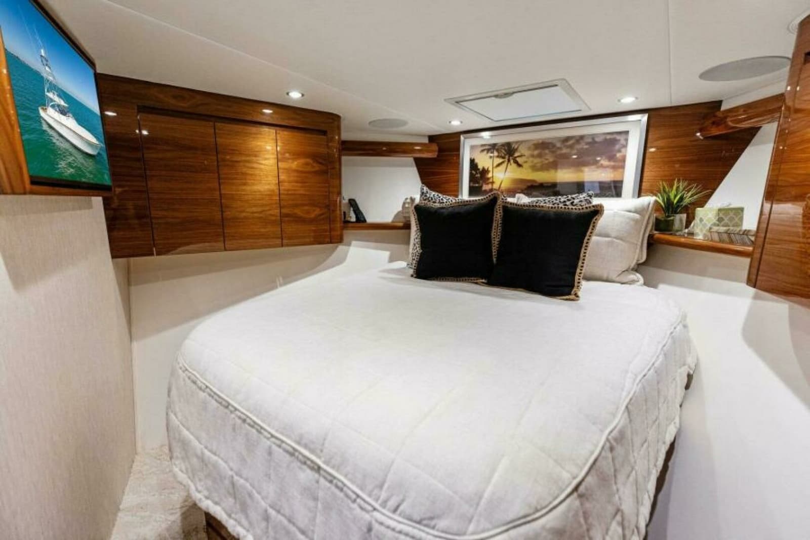 Viking 54 Open - Forward Stateroom