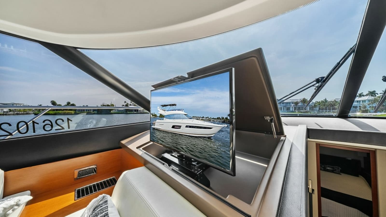 2015 Prestige 550 'Legacy'
