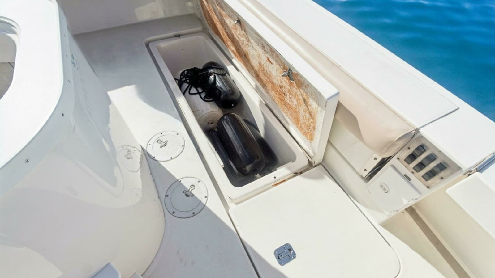 2000 Sea Ray 370 Express Cruiser "Sandie Lee" - Aft Deck Storage Compartment