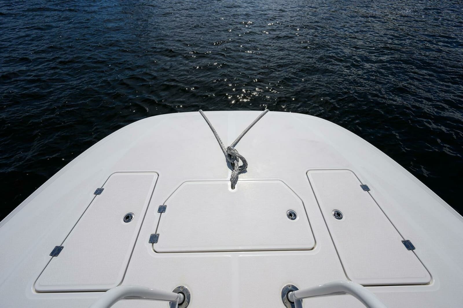 Invincible 46 Argento II - Exterior Bow