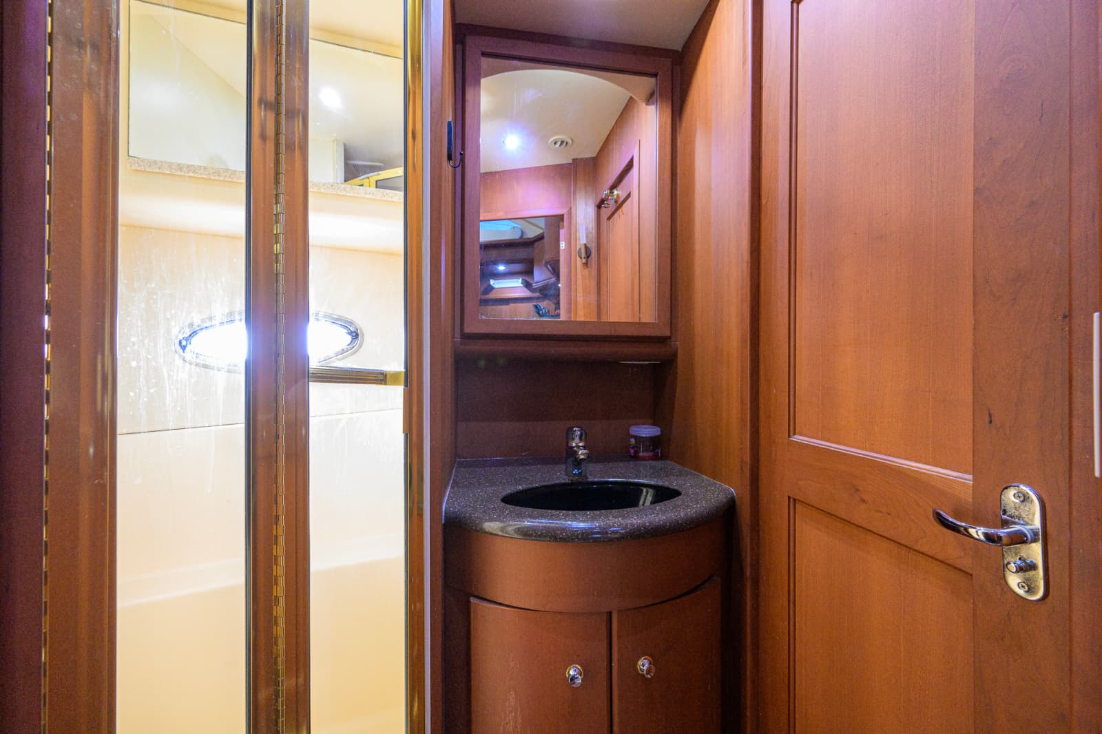 2005 Silverton 39 Motor Yacht