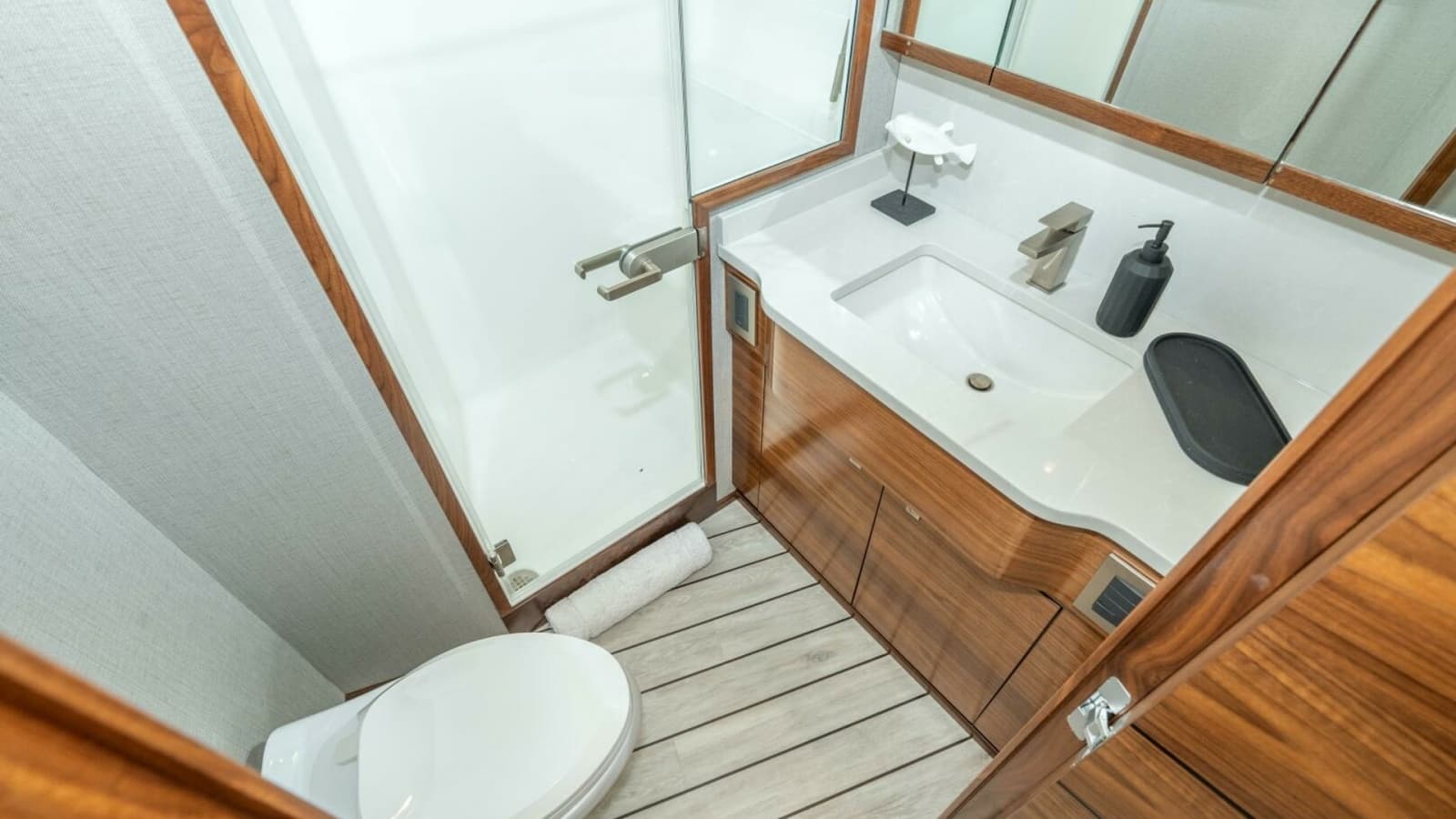 2025 Viking 90C "Zatara"