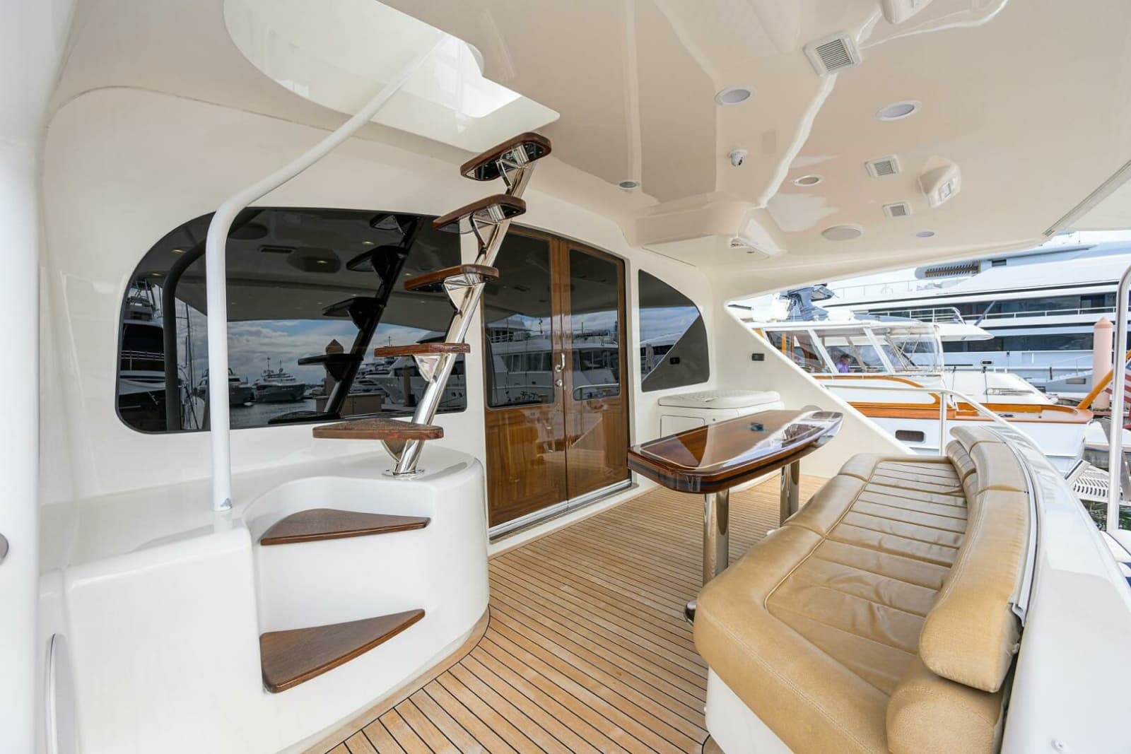 Viking  92 SPECULATOR - Flybridge Aft Deck