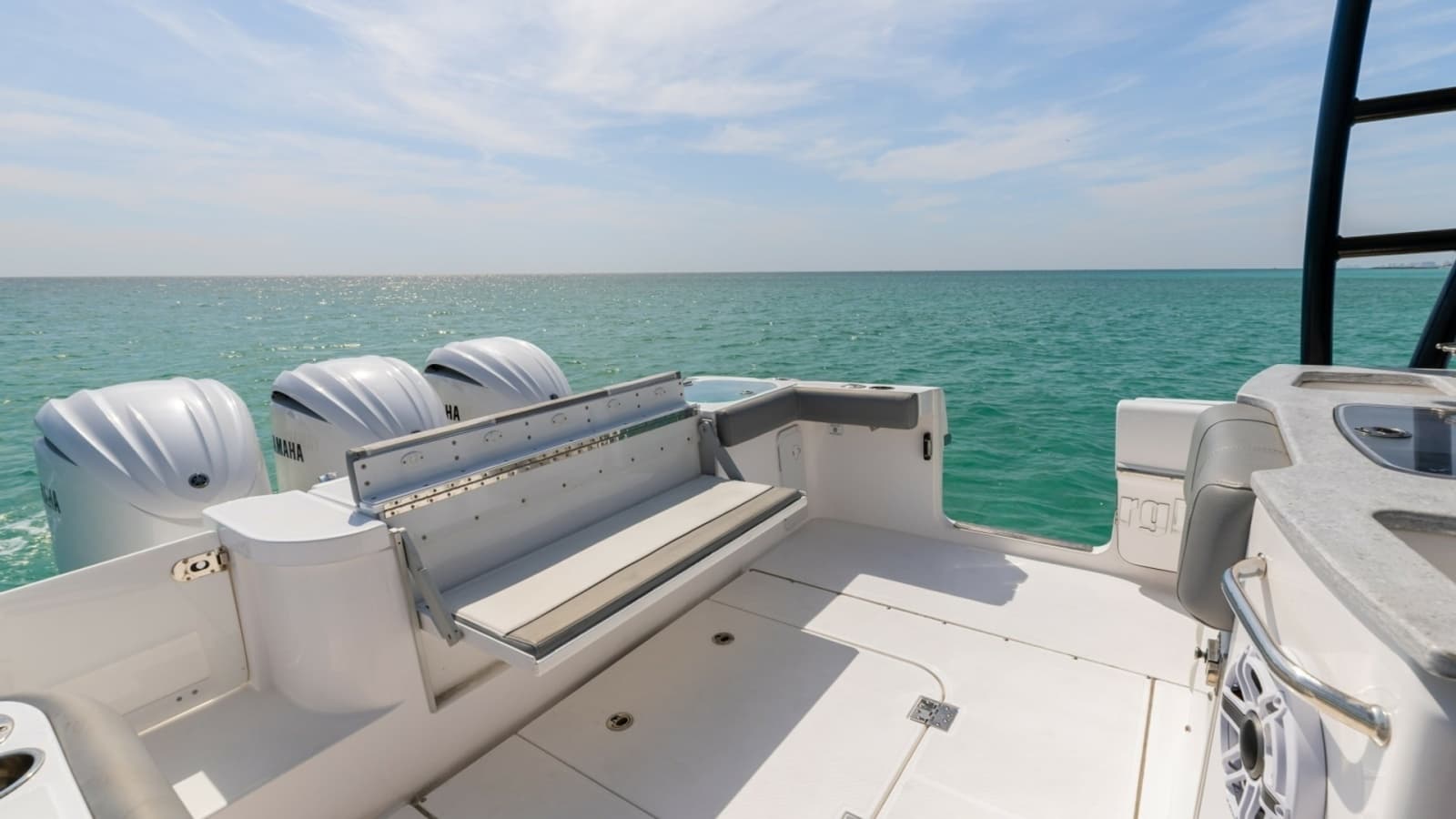 2023 Everglades 365 CC-