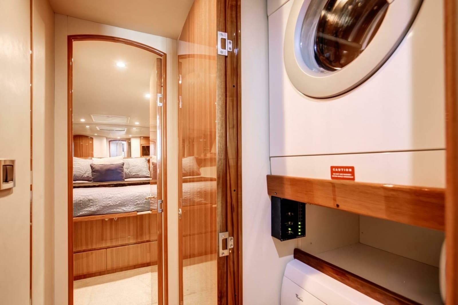 Viking 64 - High Life -
