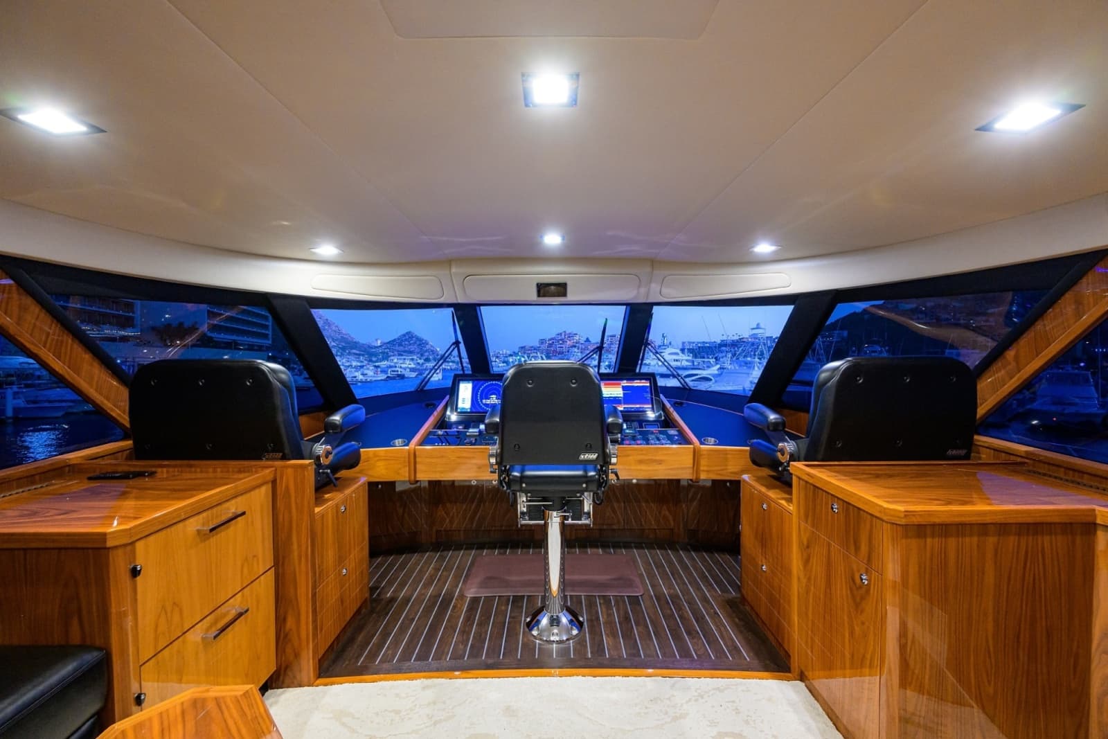 Viking 80 MERCEDES - Enclosed Flybridge