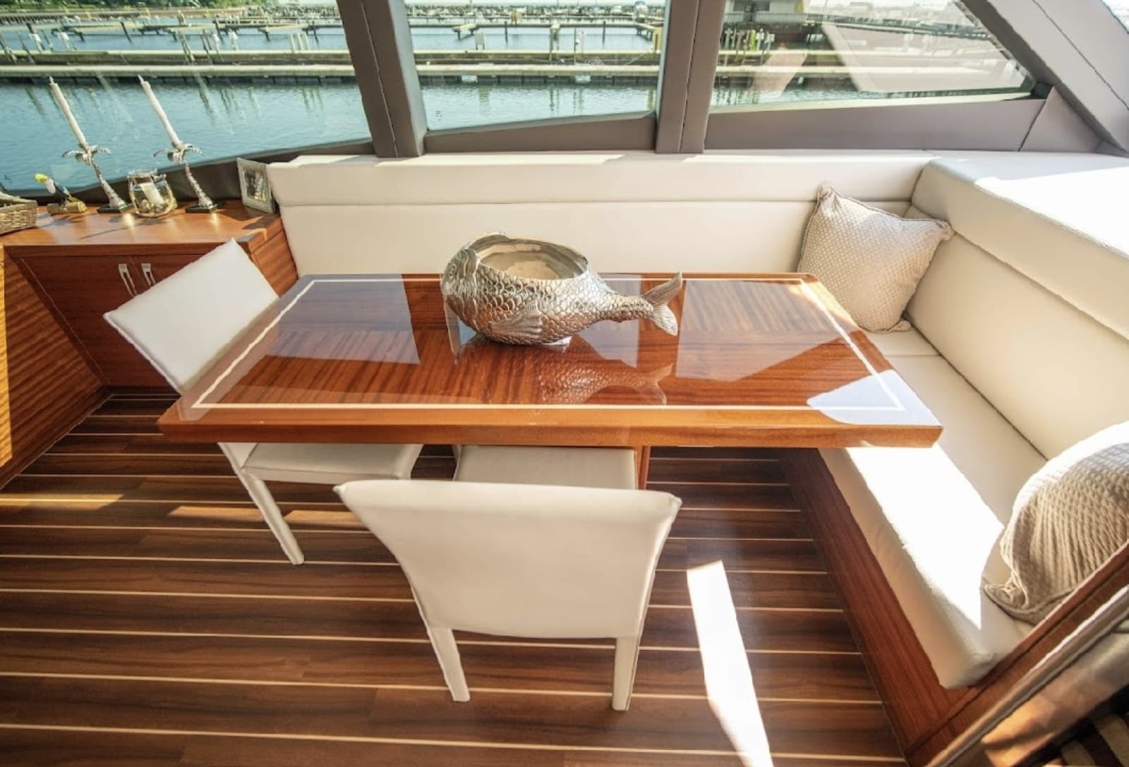 Hatteras 60 OVATION - Dinette