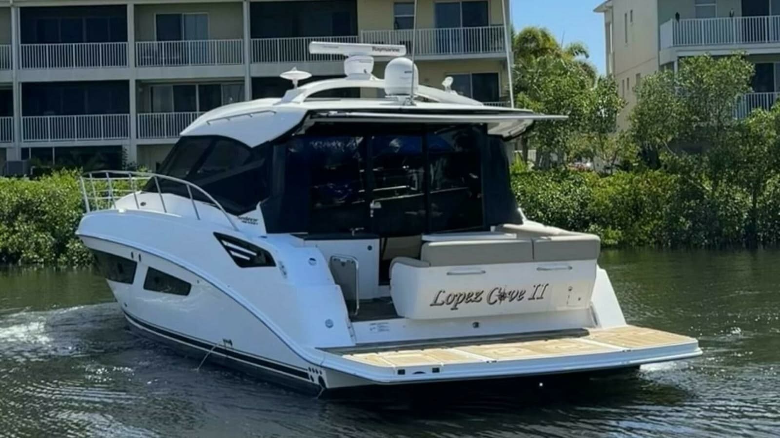 2016 Sea Ray 470 Sundancer 'Lopez Cove II' - Stern