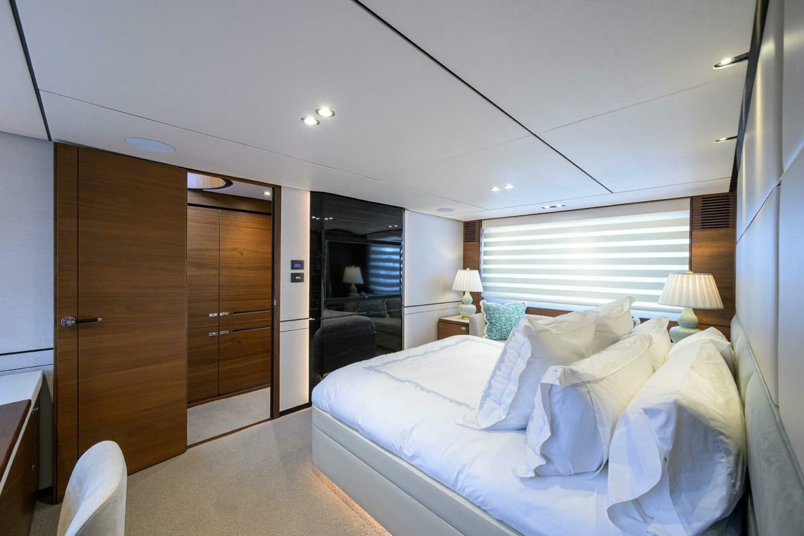 Princess Y78 - Janie II - Stateroom