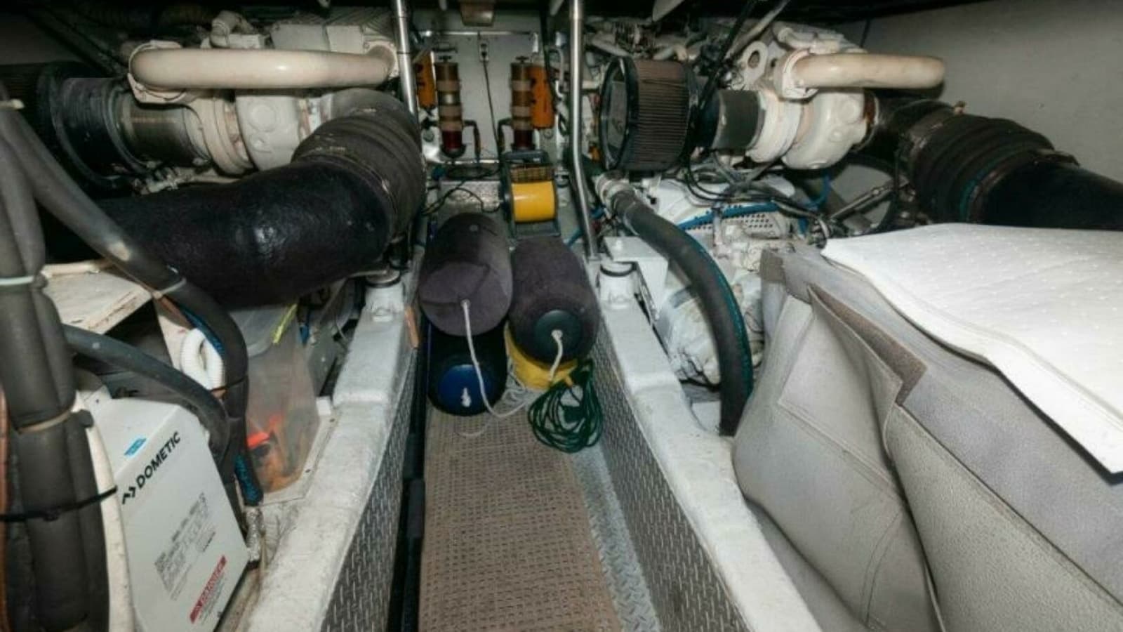 1998 Ocean Yachts 48 Super Sport Engine Room