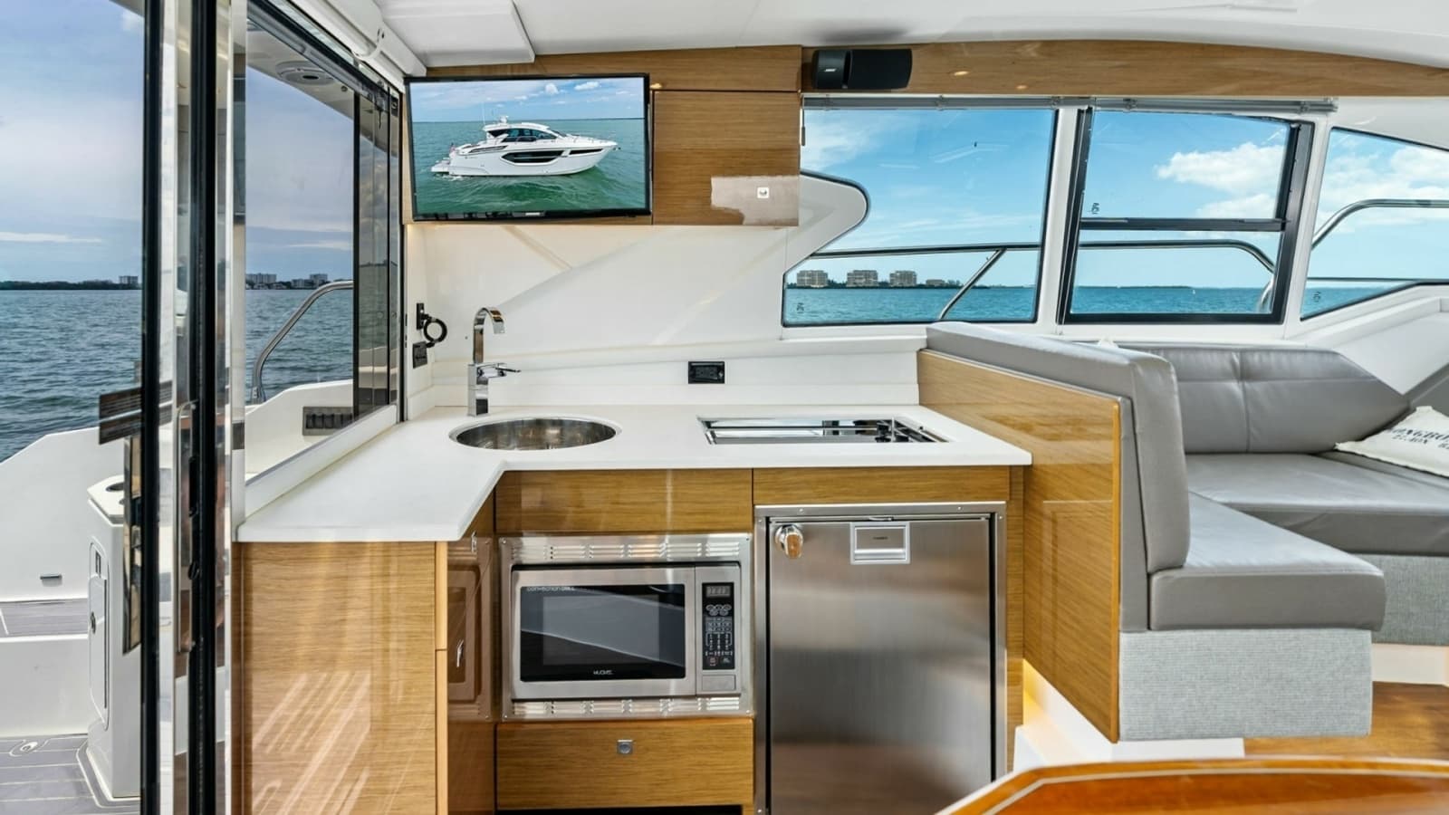 2019 Cruisers Yachts 42 Cantius 'Truly Ineffable'
