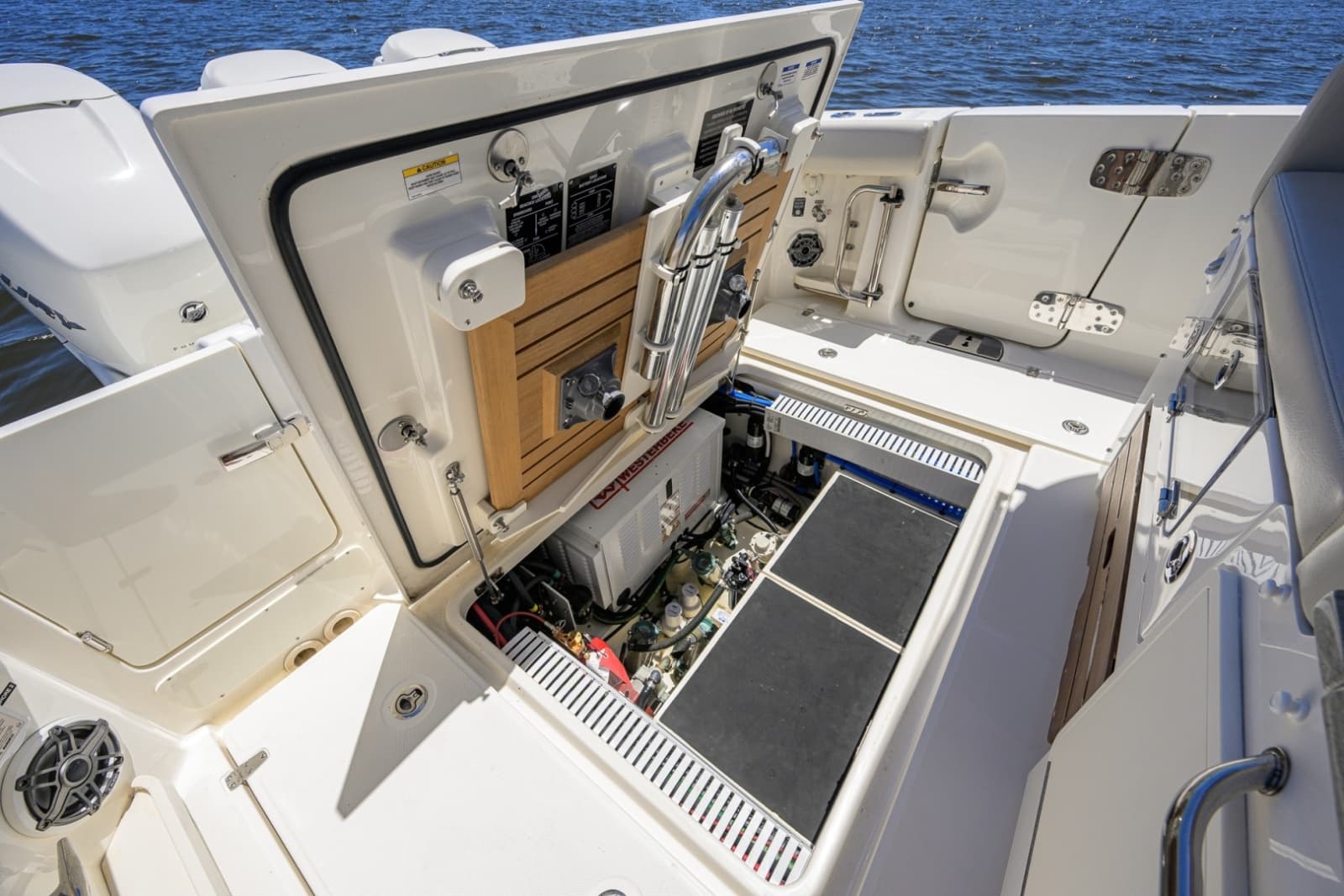 Boston Whaler 35 - DERRYN -  Seakeeper