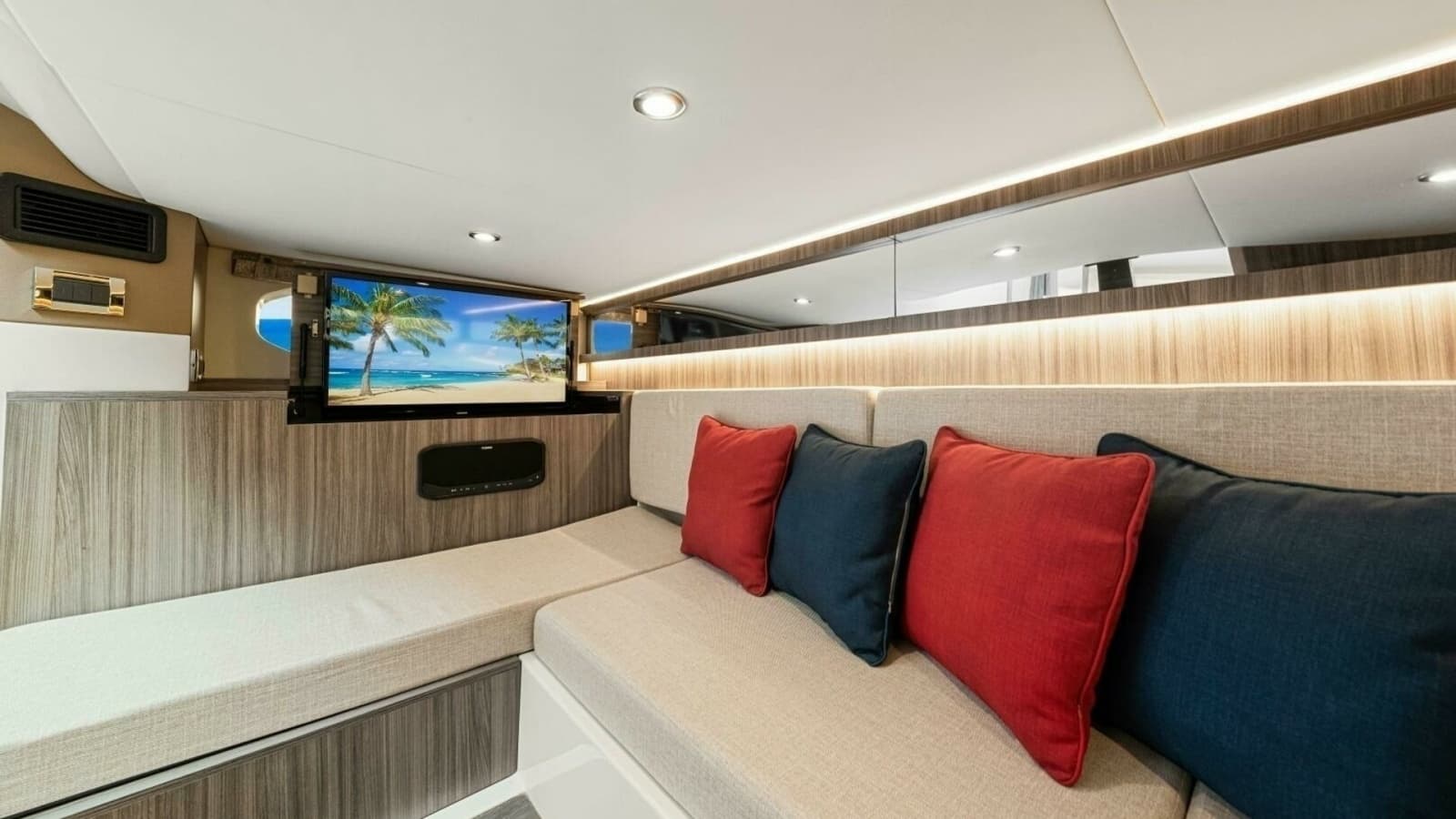 2022 Sea Ray 370 OB