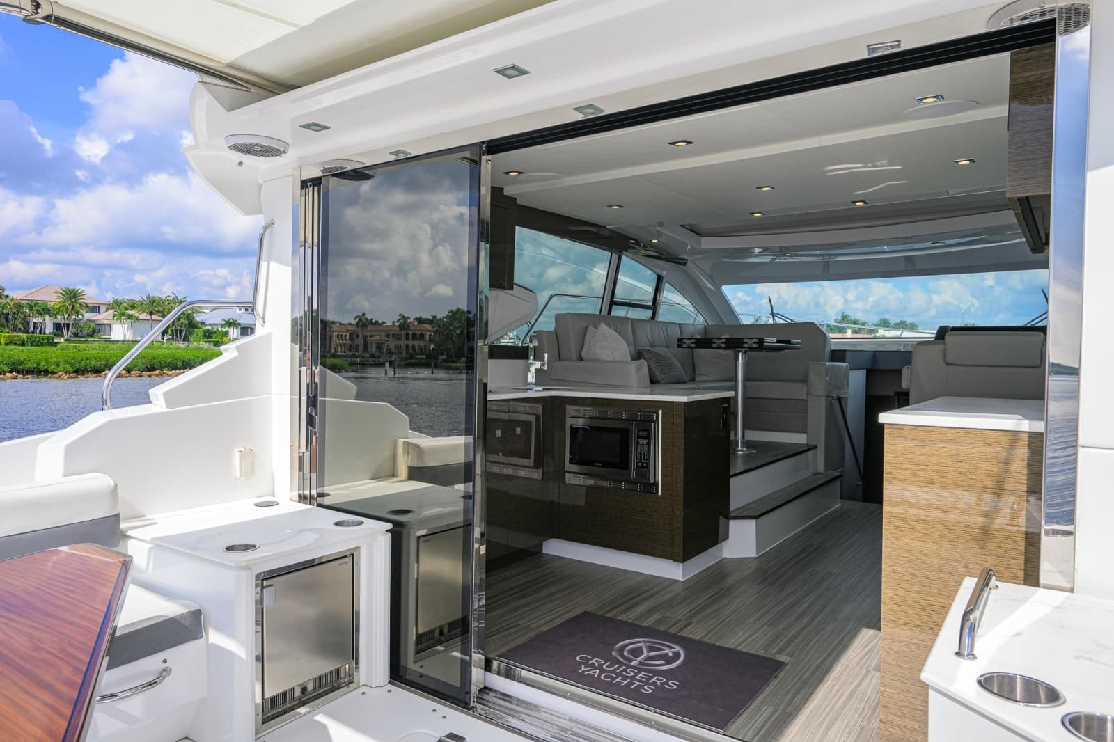 2020 Cruisers 46 Cantius