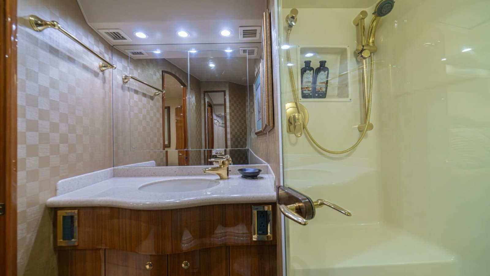 2006 Viking 56 "Scandaloso"