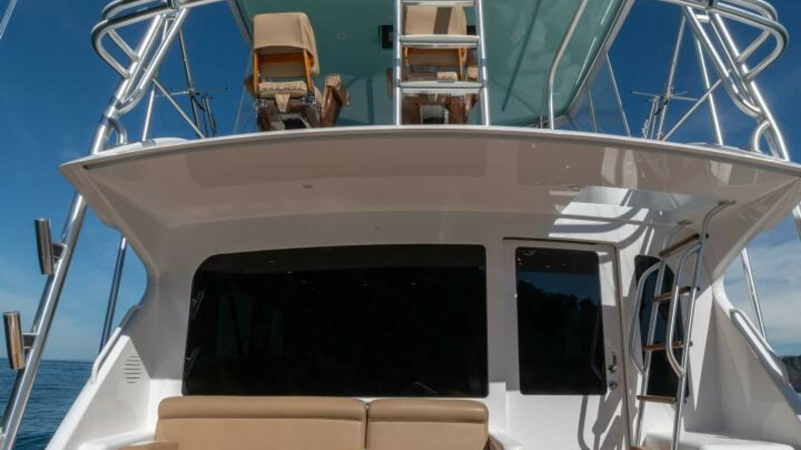 2006 Viking 56 "Scandaloso" - Mezzanine