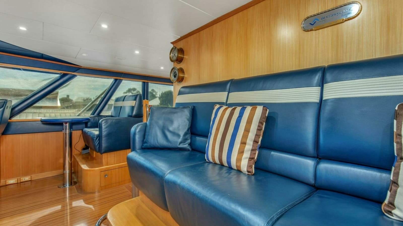 1989 116' Feadship - Boss - Pilot House Seating