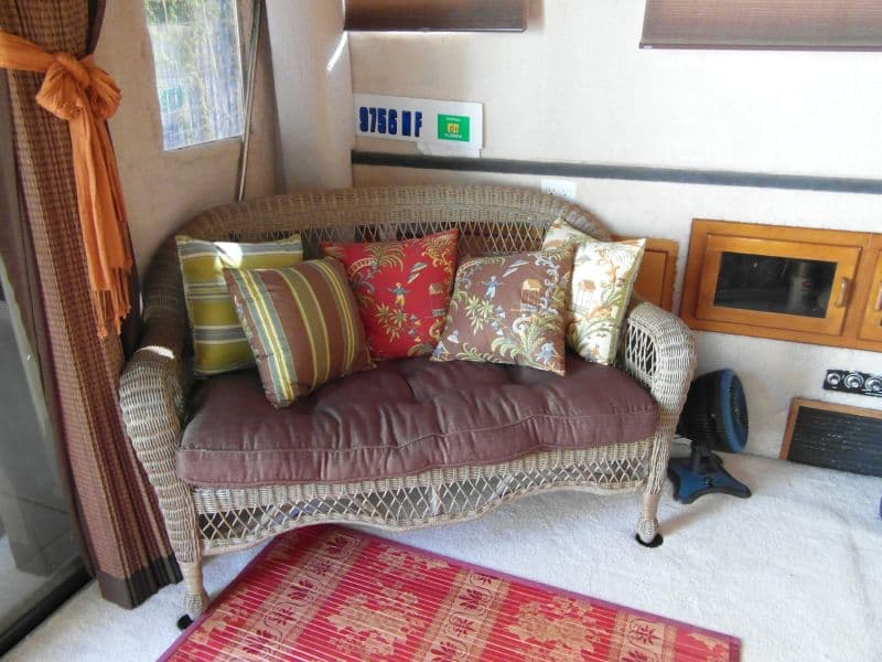 1995 Sportfish Salon Facing Port