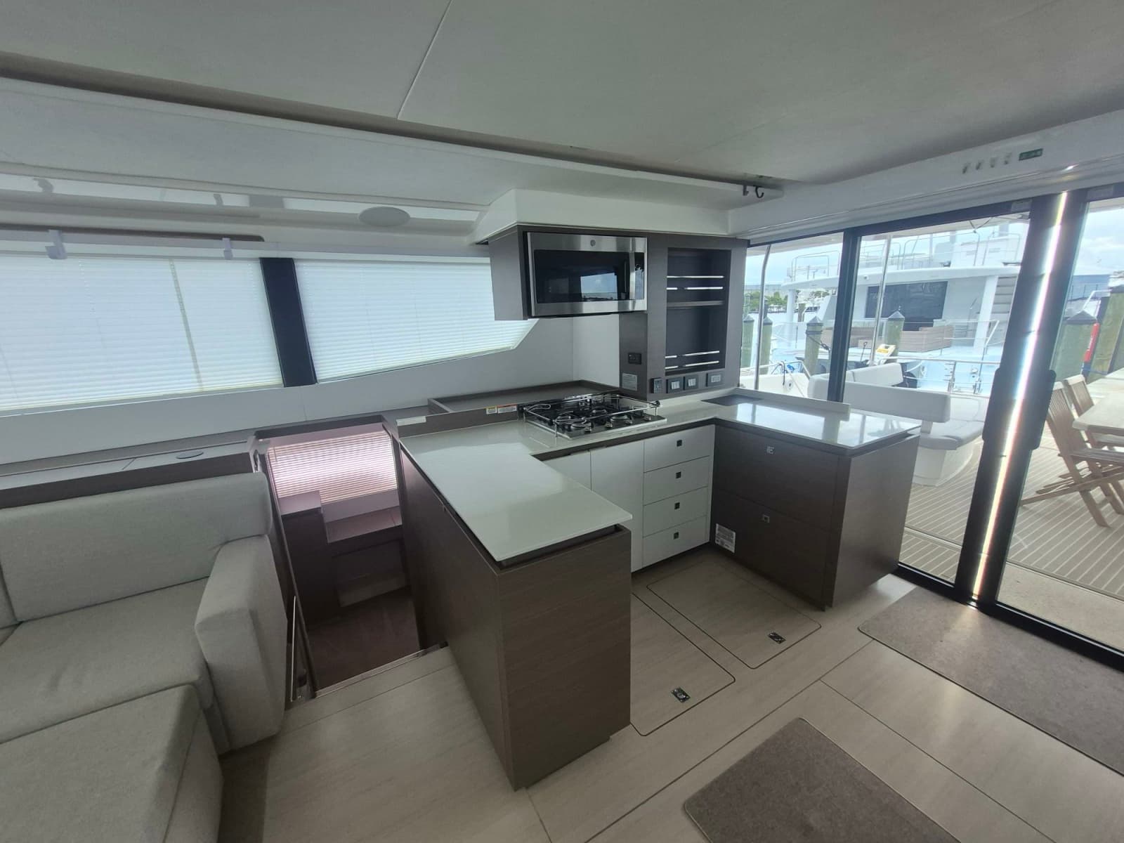 2023 Leopard 53 Powercat