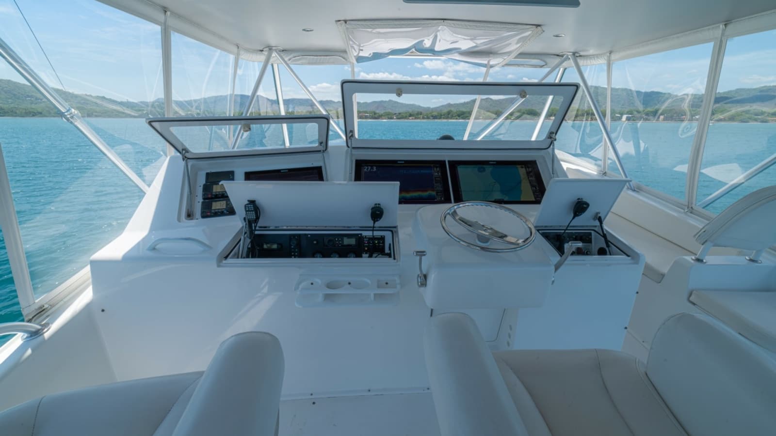 Flybridge Helm with Electronics Suite