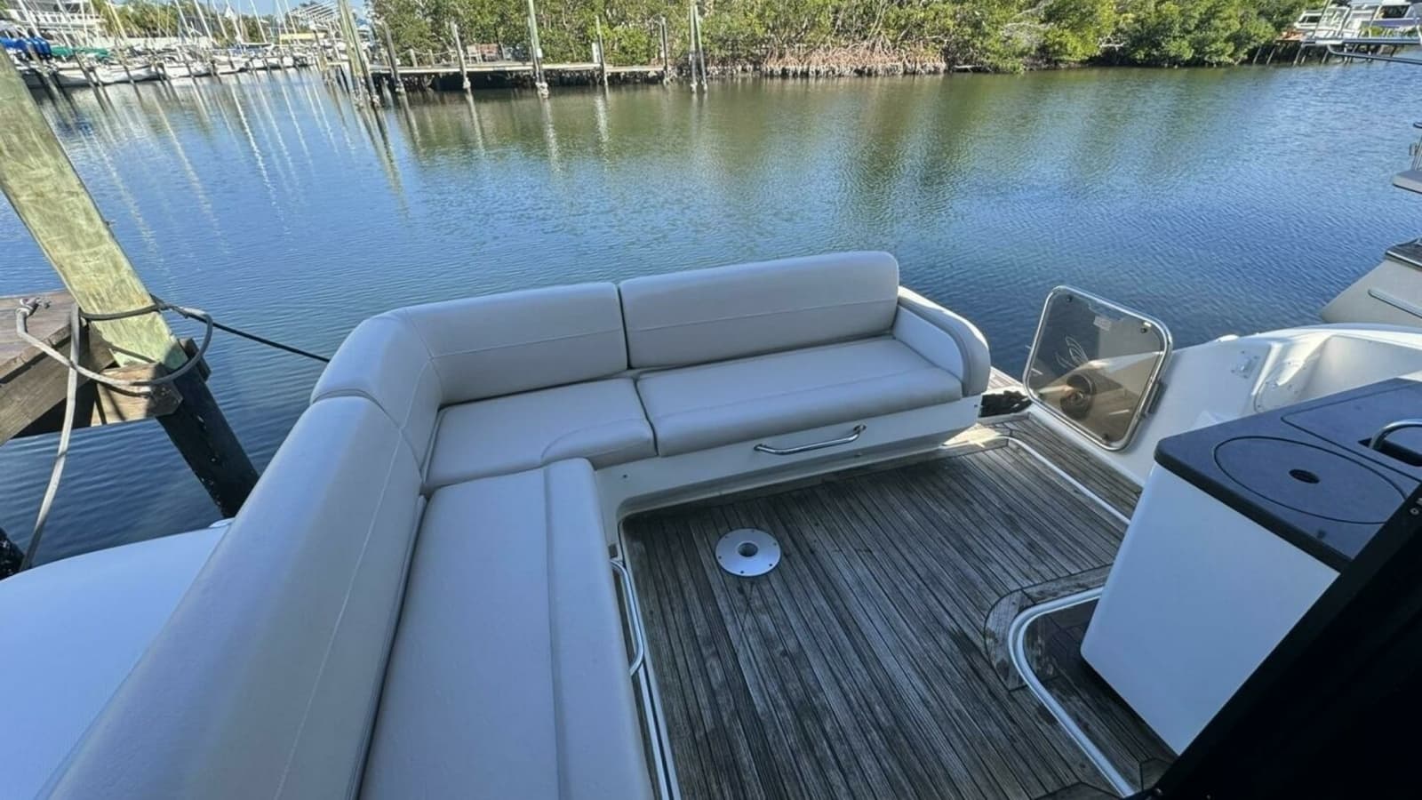 2016 Sea Ray 470 Sundancer 'Lopez Cove II' - Exterior Seating