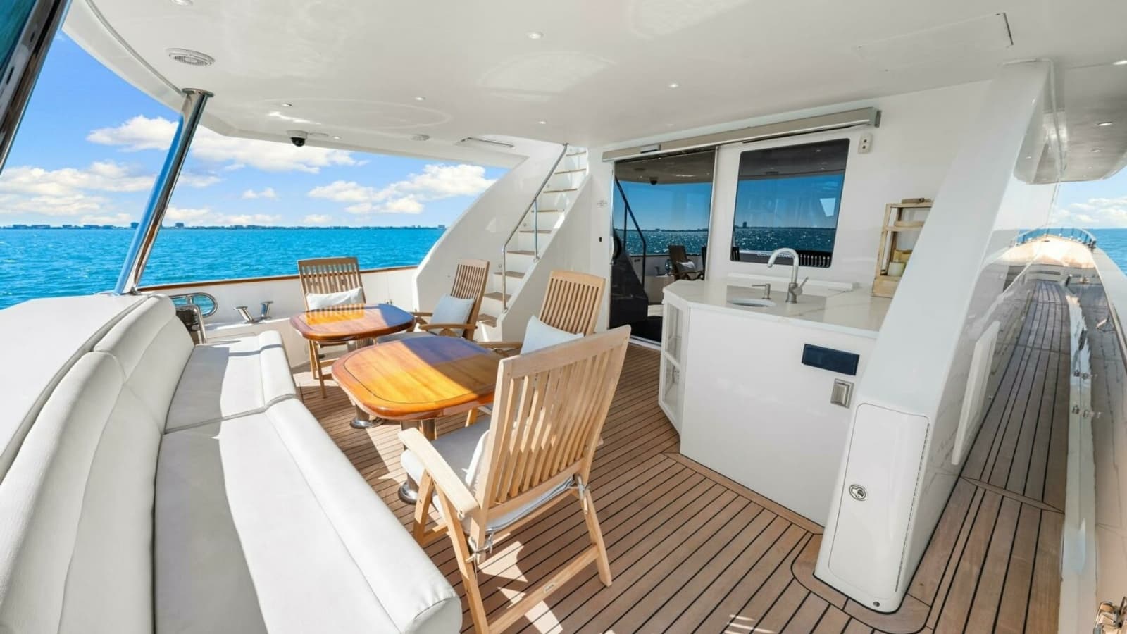 2010 83 Ocean Alexander Motor Yacht 'Relentless'