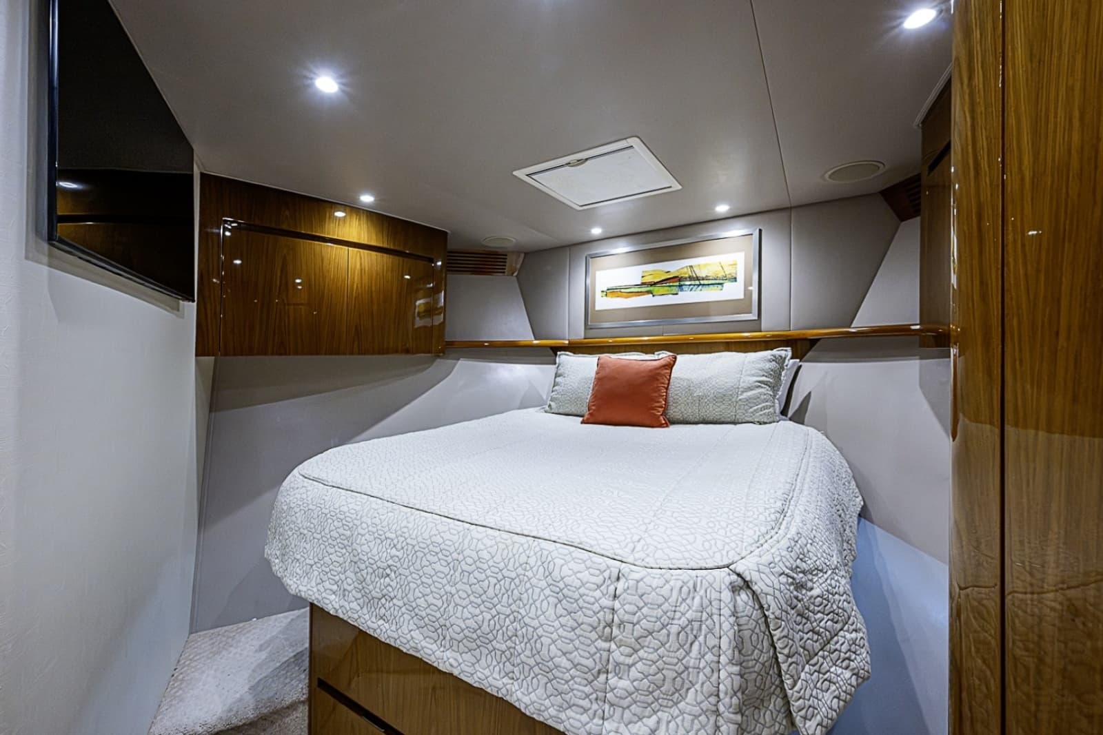 2011 Viking 76 Enclosed Bridge