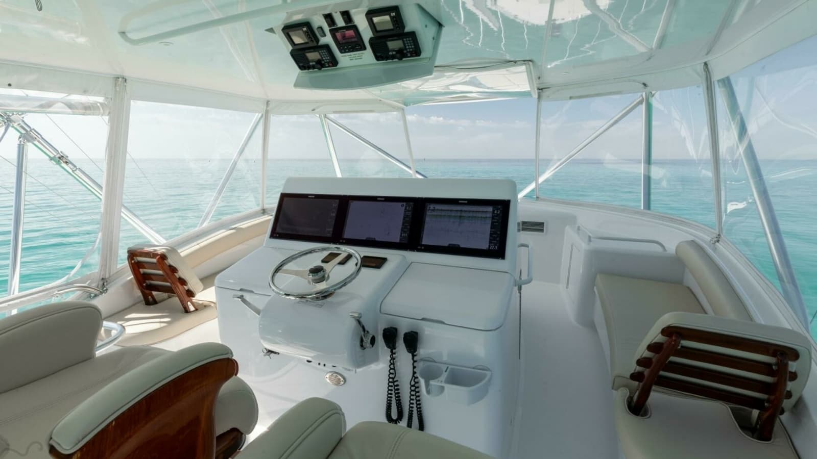 2016 Hatteras GT60 KNOT ON CALL Helm 2