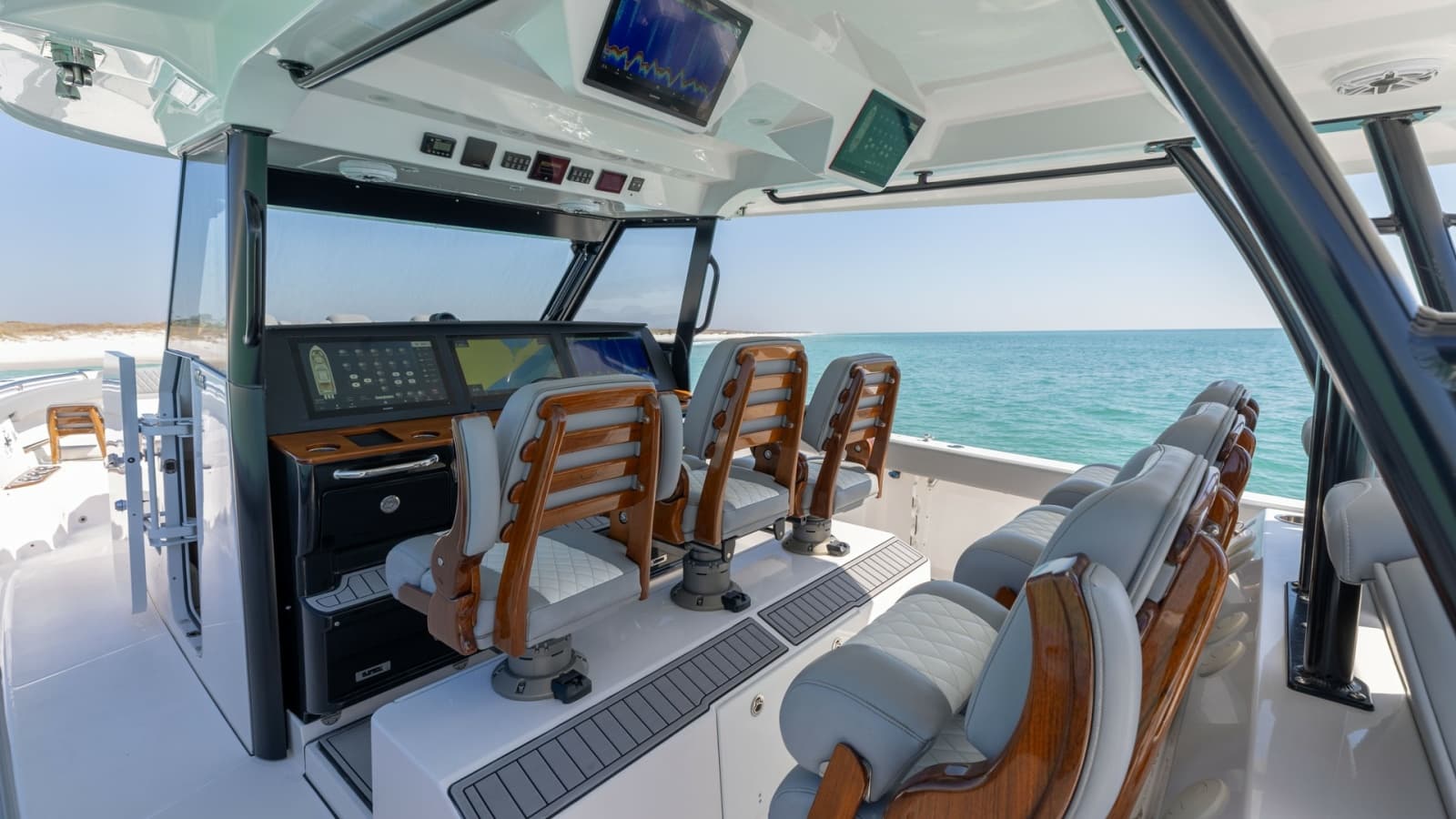 Helm Station with Premium Seating