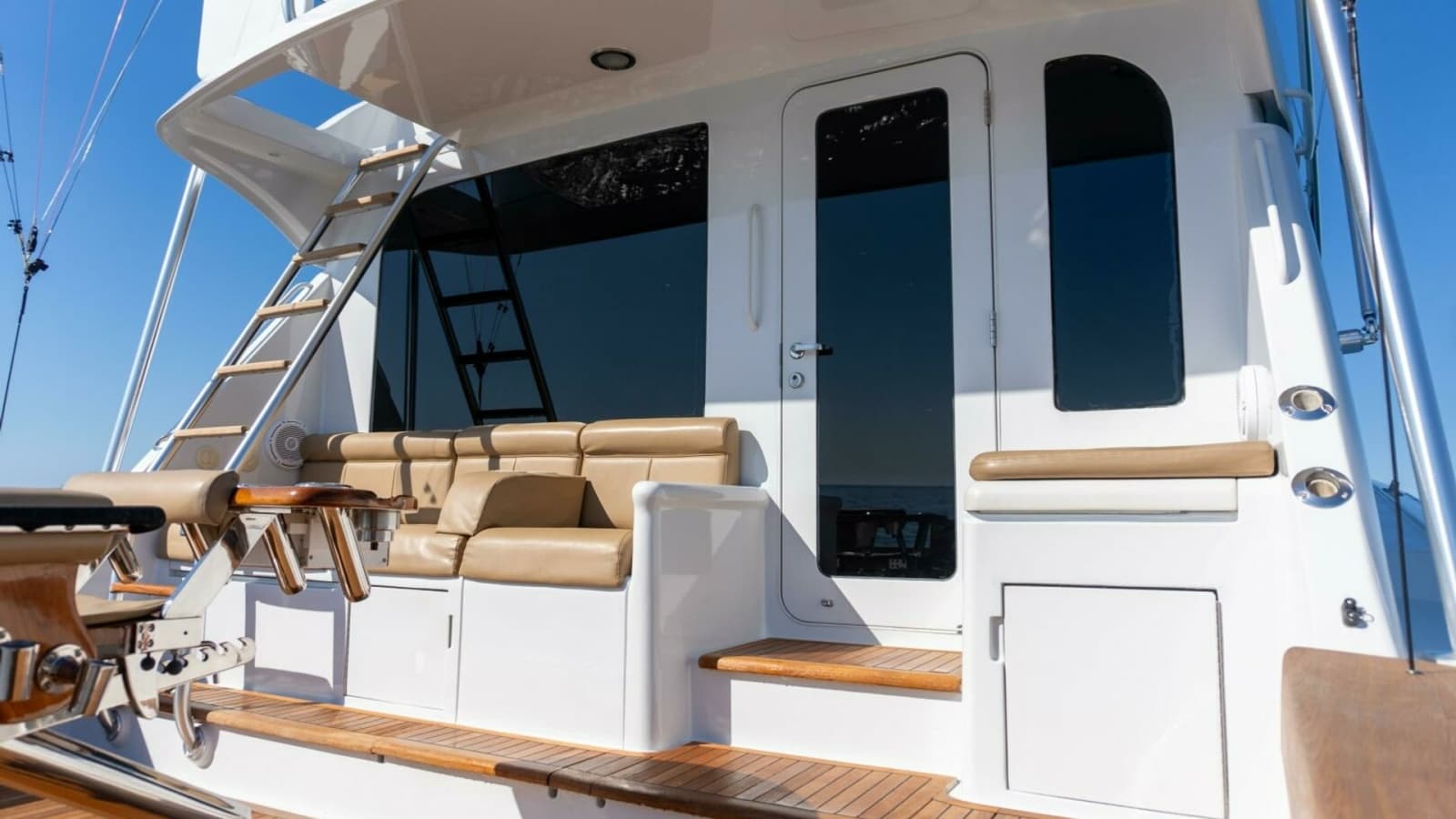 2001 Hatteras 60 Convertible - Sinyorita Salada