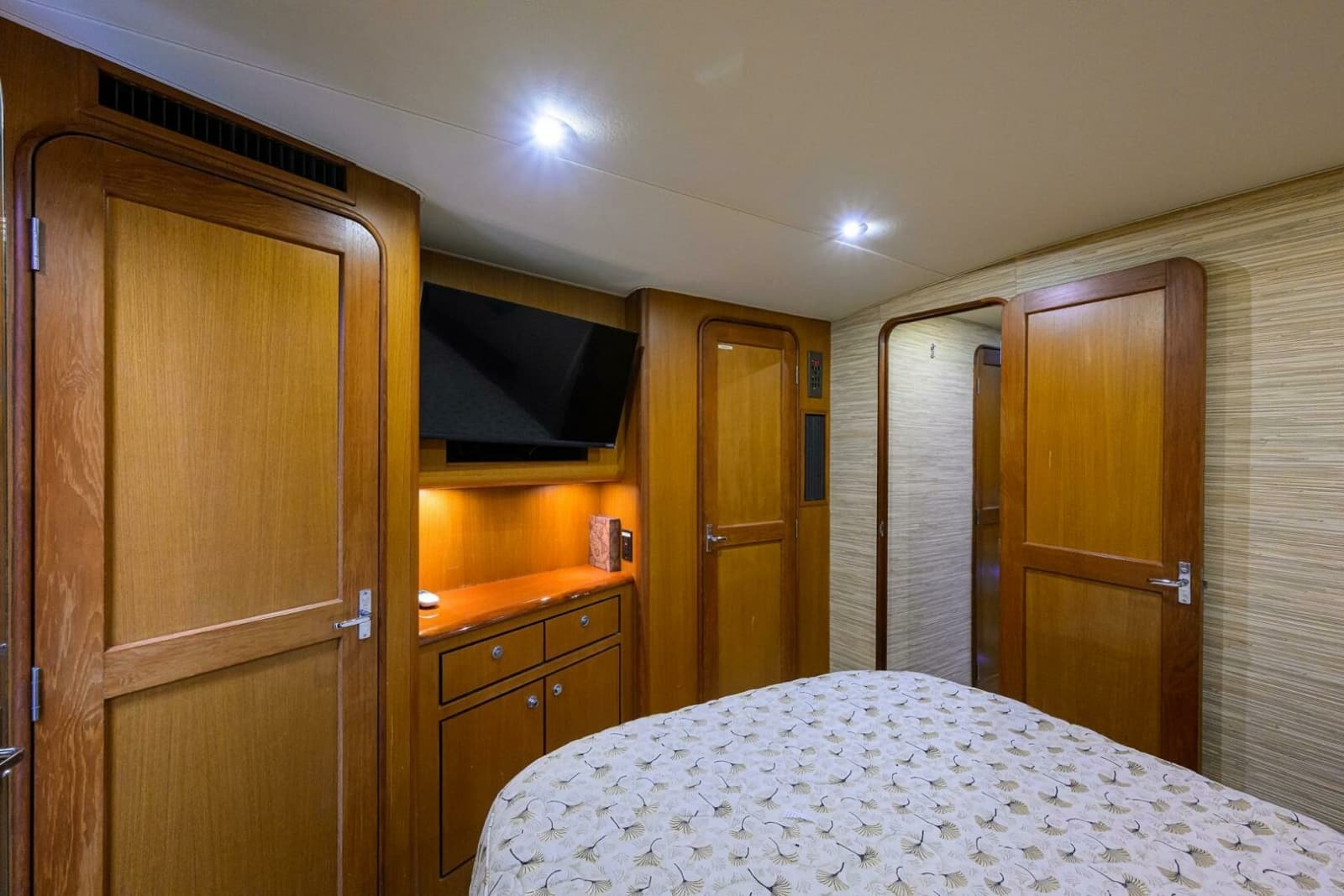 2001 Ocean Yachts 56 Super Sport