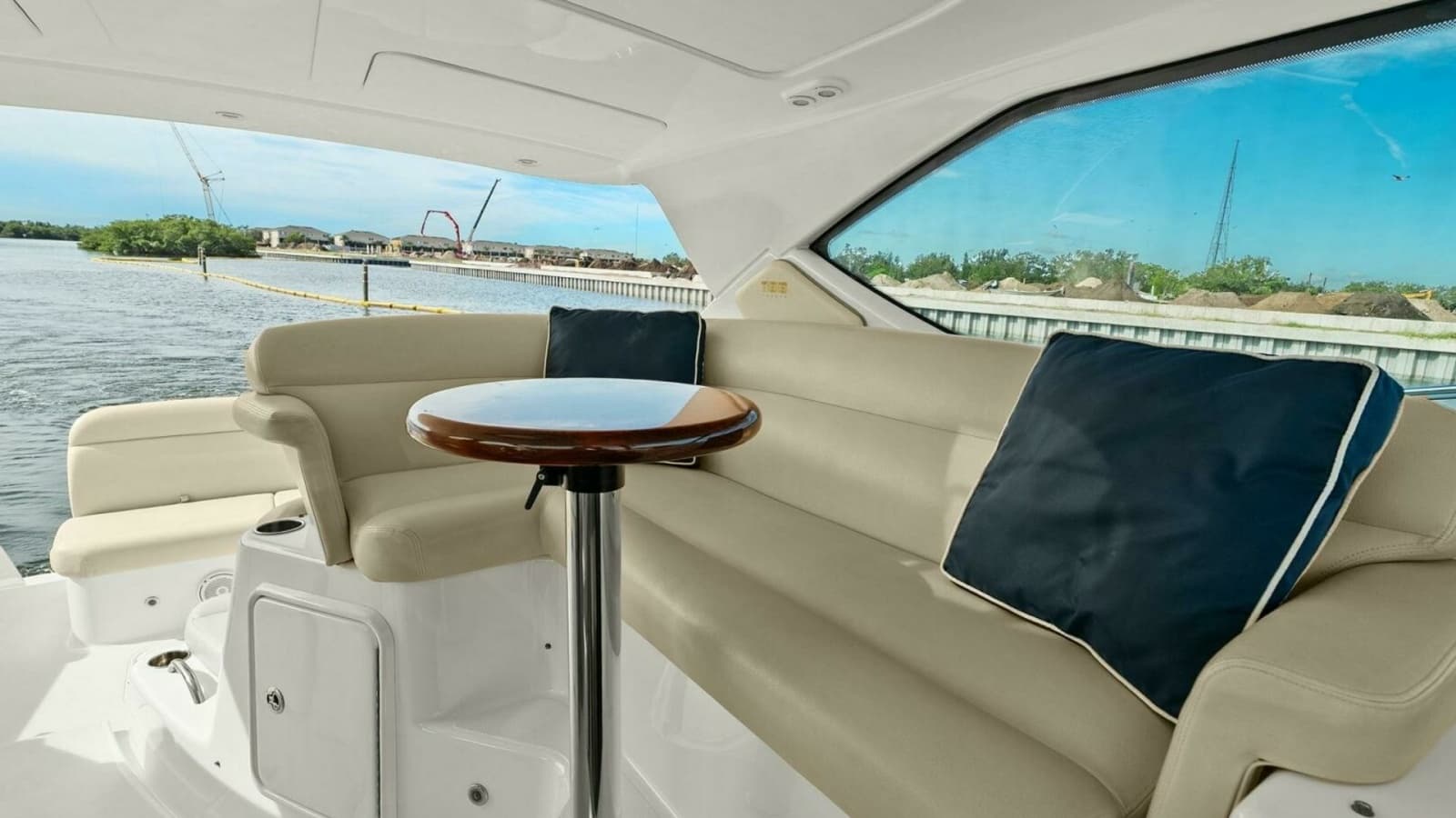 2008 Tiara Yachts 3500 Sovran "Fridge Benefit"