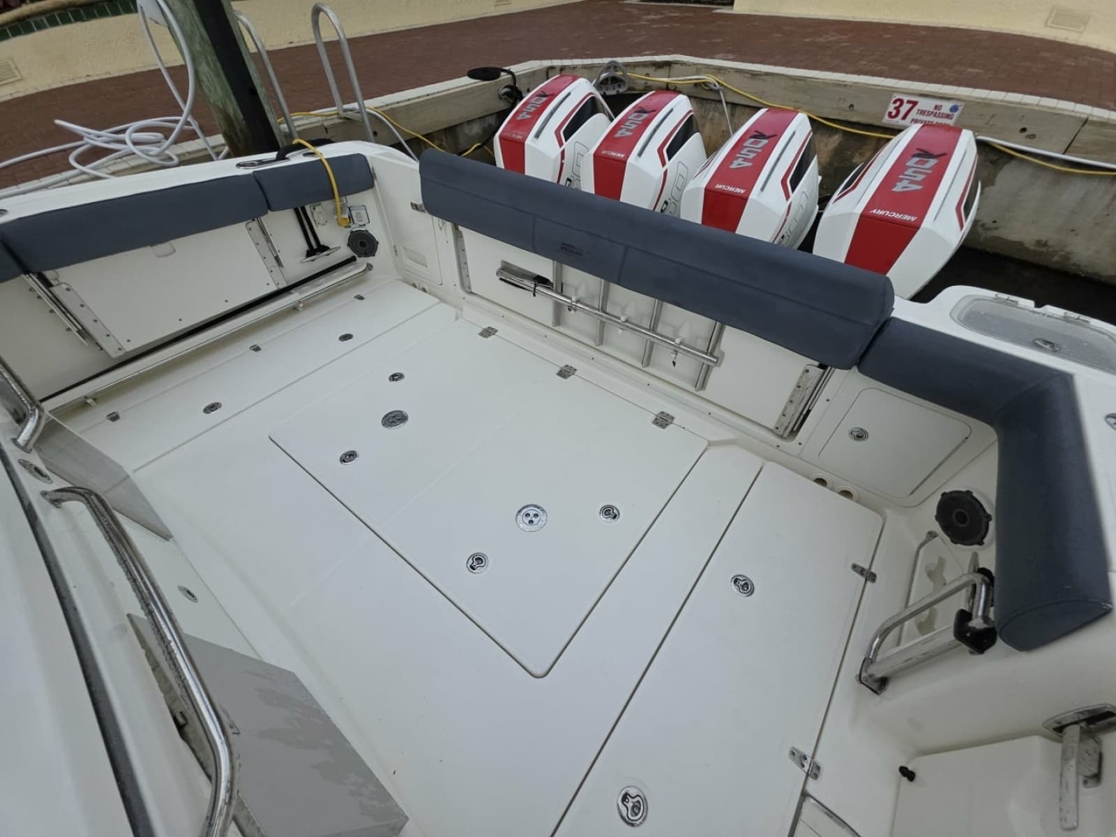 2021 Boston Whaler 420 Outrage BFT-Profile