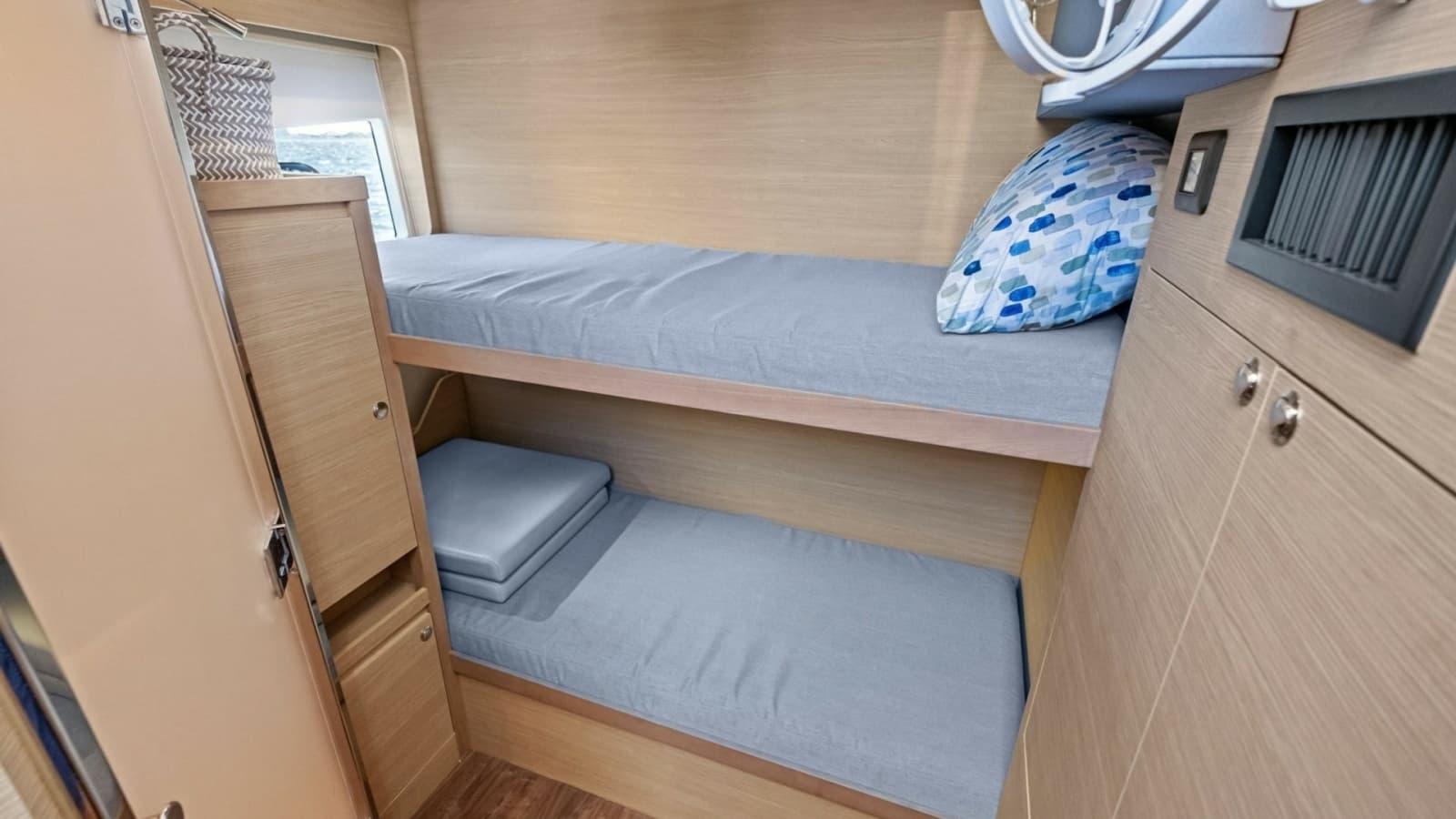 2022 54 Aquila Powercat 'Remarkable I'
