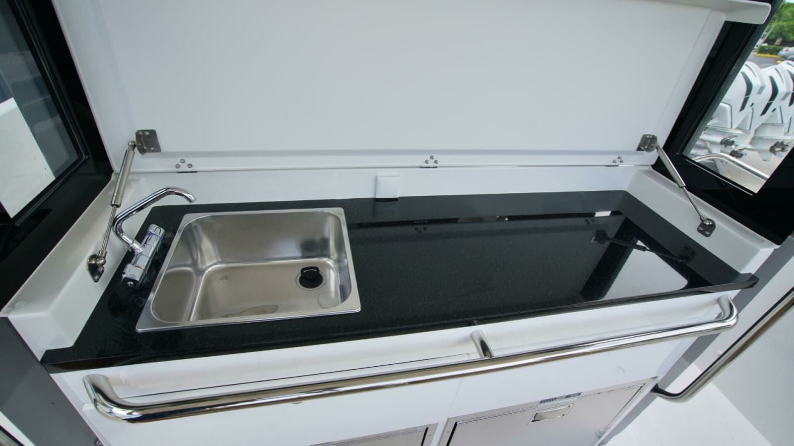 Nimbus Tender 11 -
