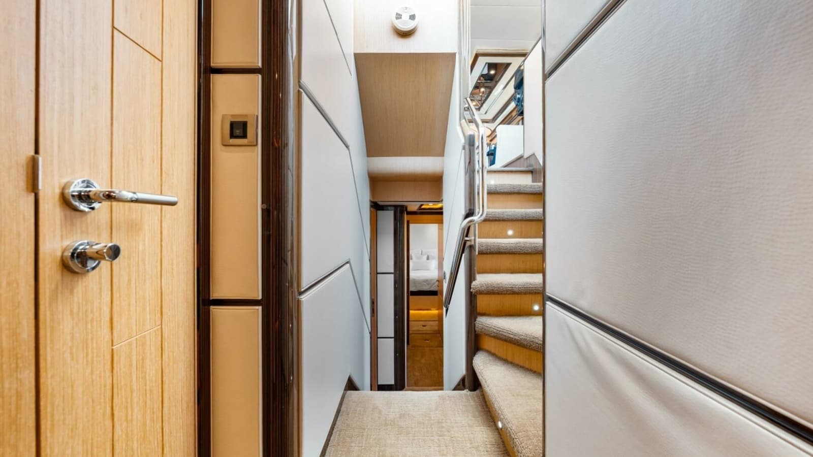 2010 83 Ocean Alexander Motor Yacht 'Relentless'