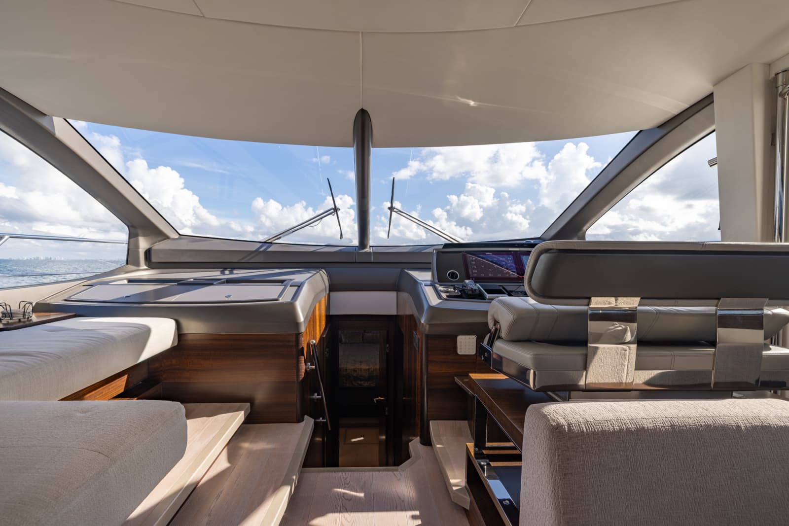 2022 Sunseeker Manhattan 68