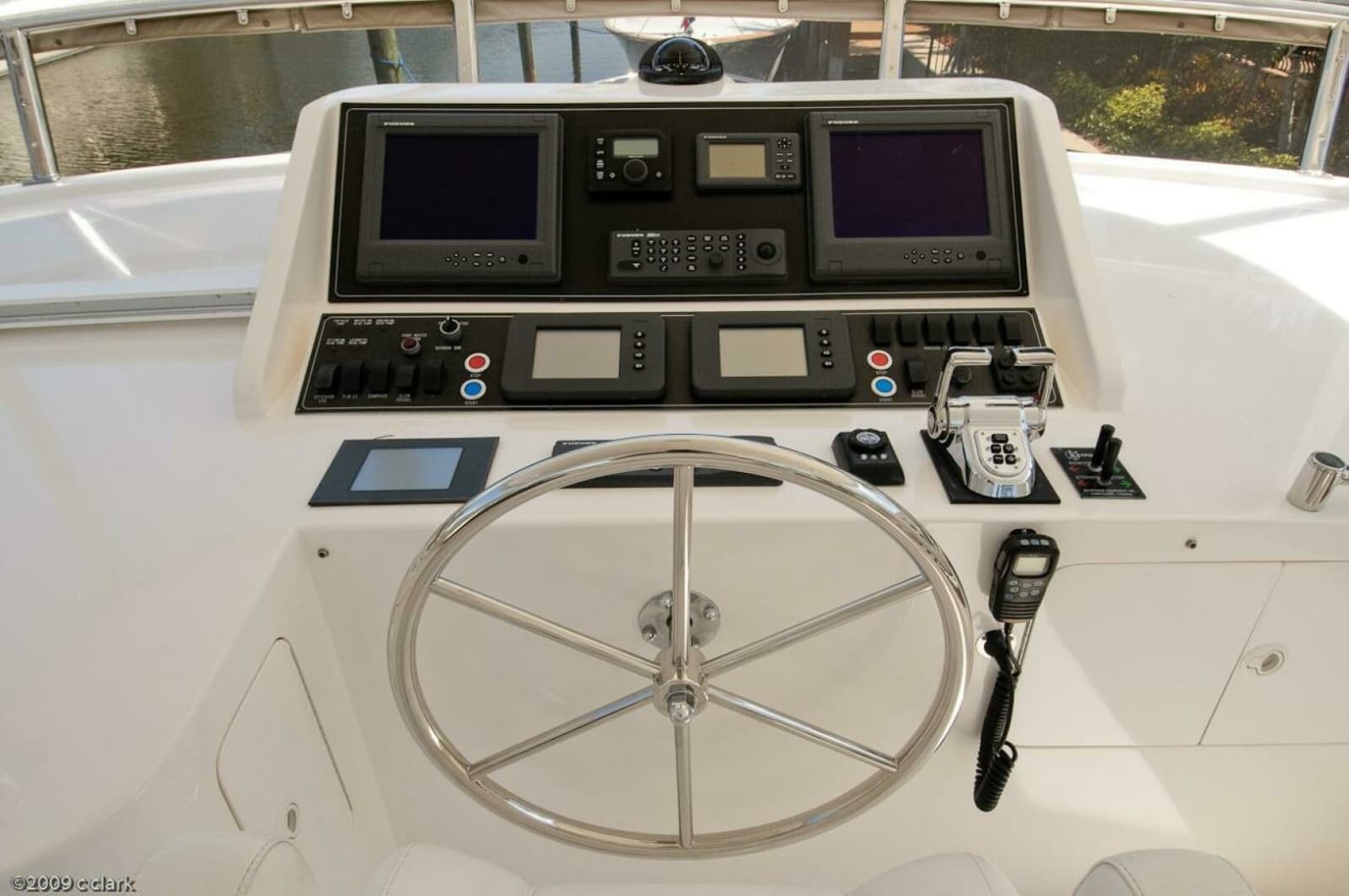 2005 Ocean Alexander 58 - Flybridge