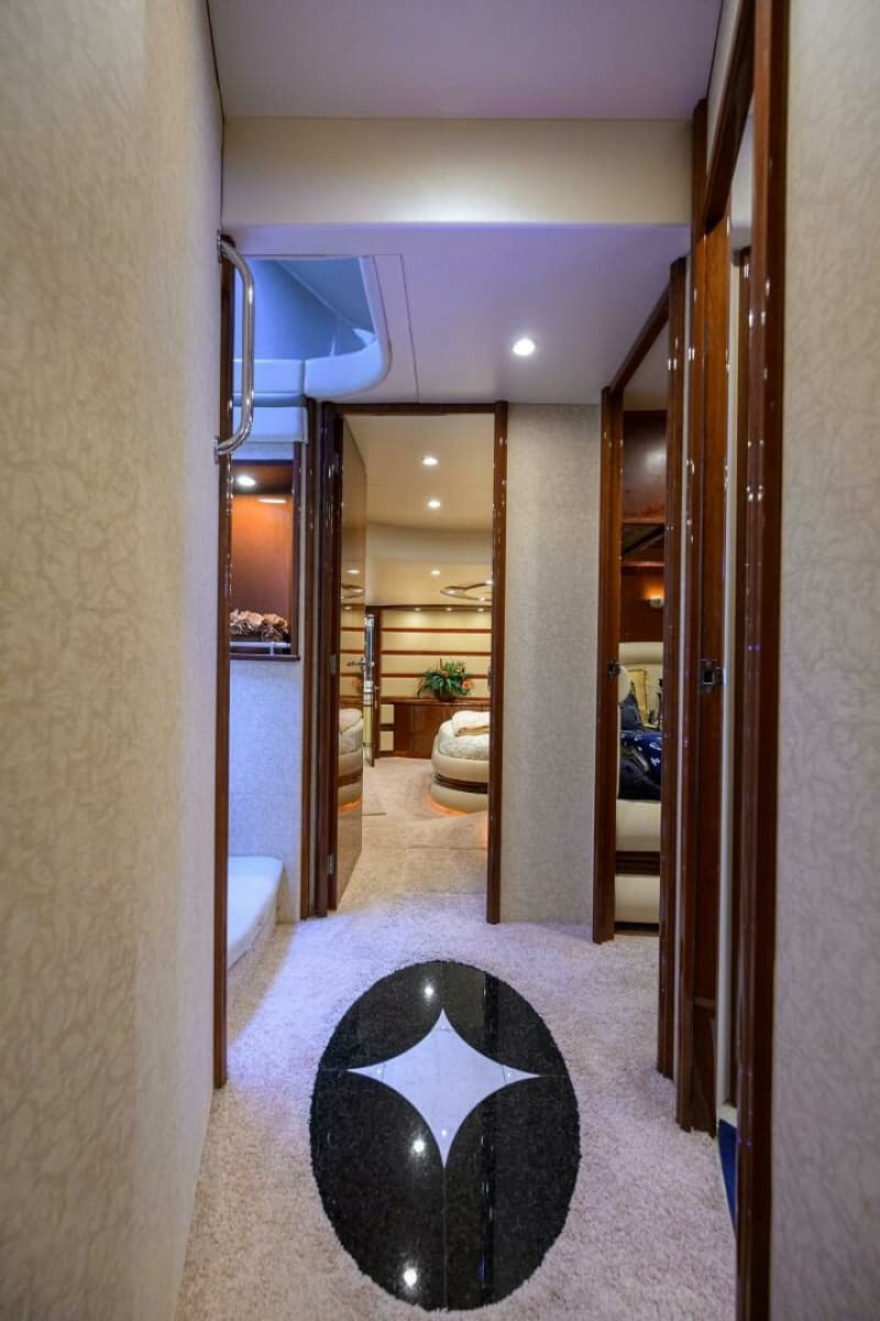 2005 Marquis 65 Motor Yacht