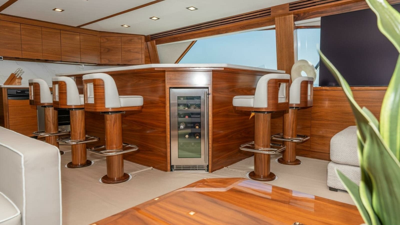 2025 Viking 90C "Zatara"