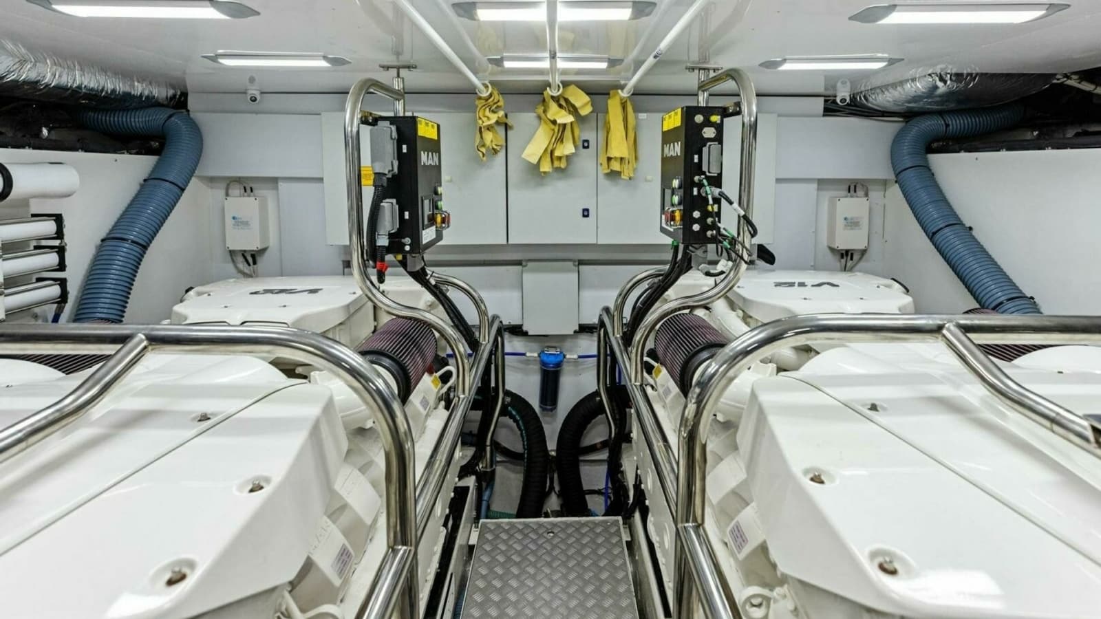 2018 Princess Y75 Motor Yacht