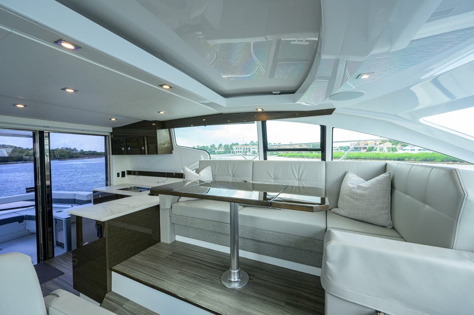 2020 Cruisers 46 Cantius