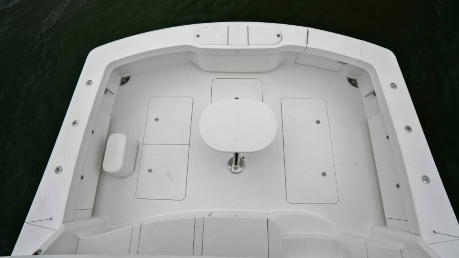 Spacious Cockpit with Center Table