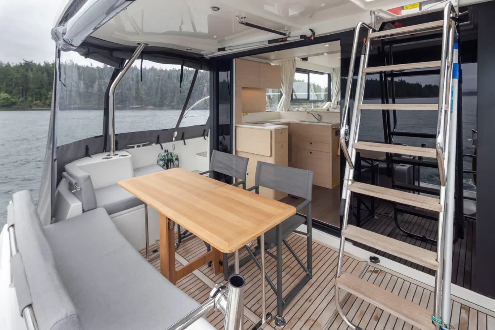 2022 Beneteau Swift Trawler 41