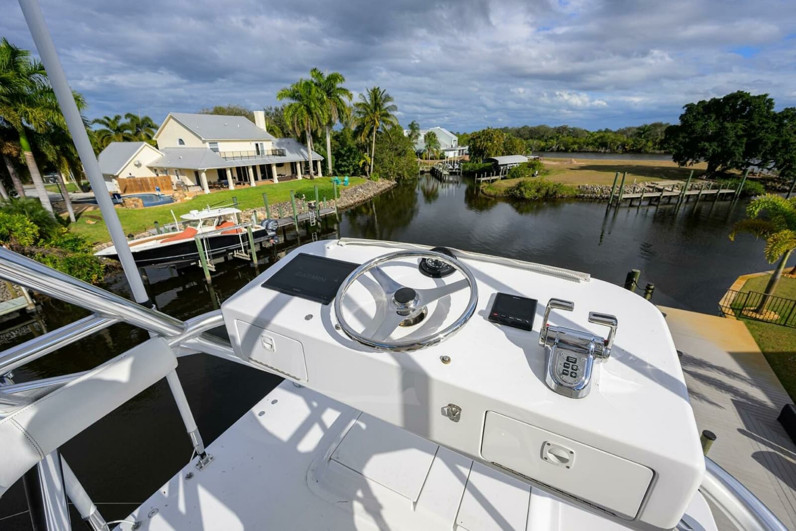 Hatteras 63 Reelin N Dealin - Exterior Tower