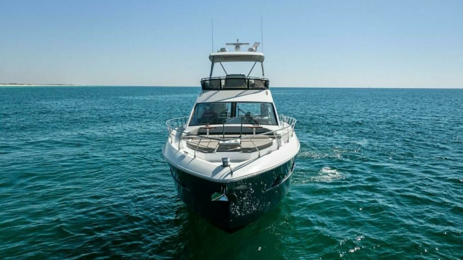 2023 Cruisers Yachts 60 Cantius Fly- Bow