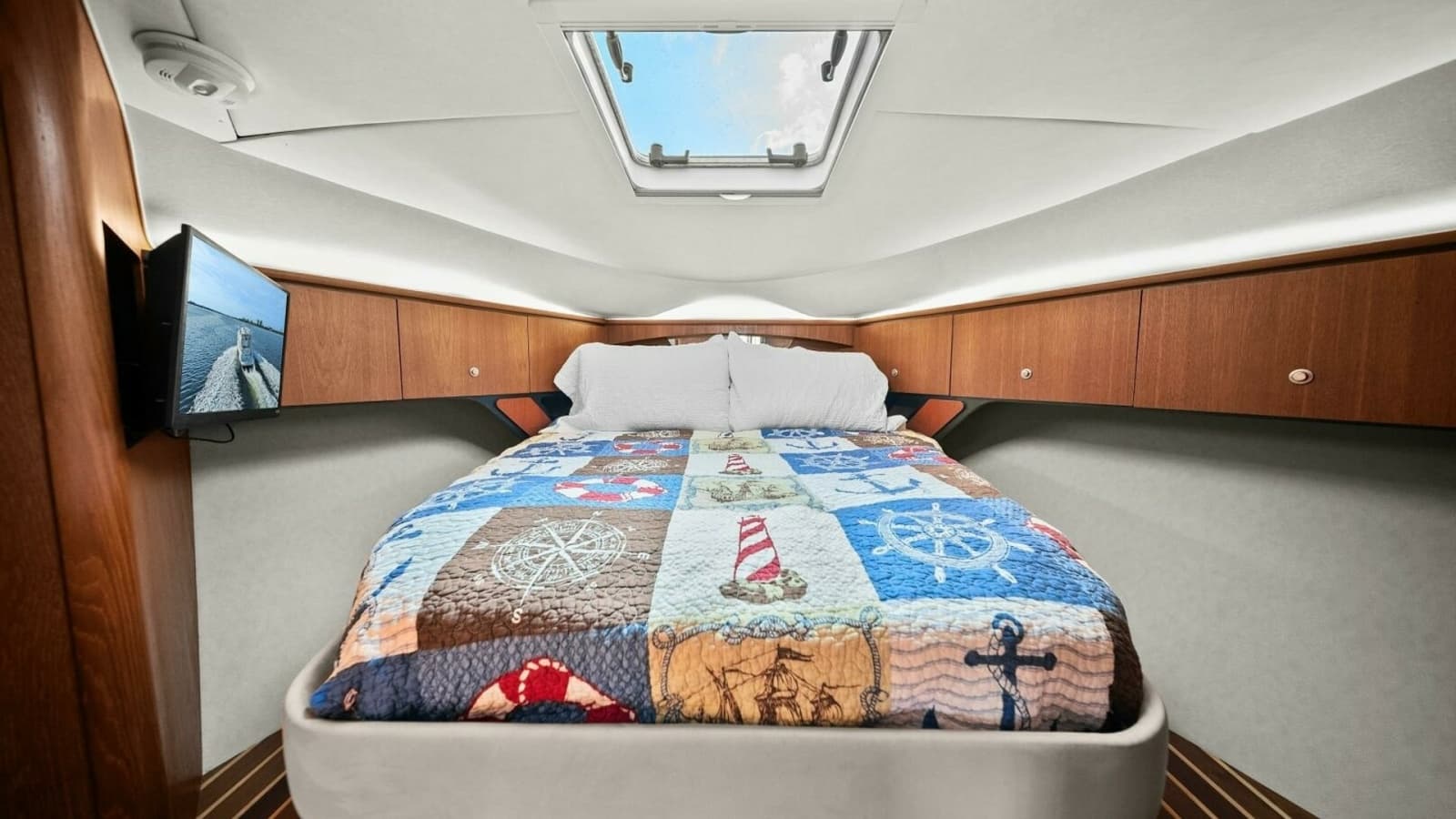 2007 Tiara Yachts 4300 Sovran - Stateroom